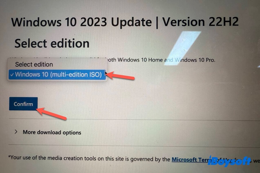 Microsoft 公式から Windows 10 ISO を選択する画面